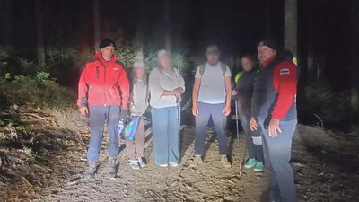 На Закарпатті допомогли шістьом туристам, які не зуміли завершити спуск із Говерли