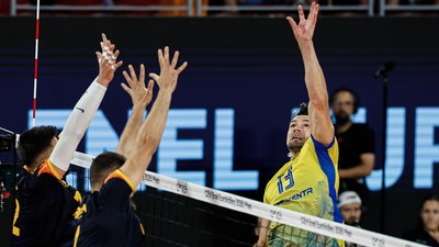Василь Тупчій під час матчу України проти Румунії на Євро-2026 з волейболу