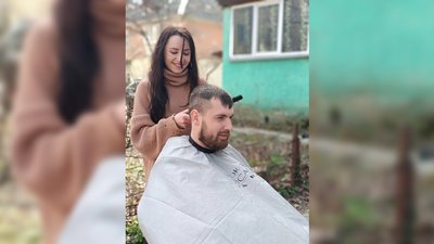 Перукарка Юлія Нестеренко Перукарка Юлія Нестеренко