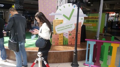 Карантин на Херсонщині. Як працюватимуть у разі погіршення епідситуації школи та ТРЦ