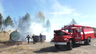 На підприємстві у Житомирі вибухнула 200-літрова бочка – трьох людей госпіталізували з опіками На підприємстві у Житомирі вибухнула 200-літрова бочка – трьох людей госпіталізували з опіками