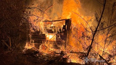 Унаслідок атаки РФ 17 жовтня у Городнянські громаді загорілася оселя, господарська будівля