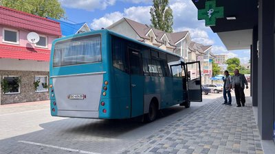 "Військовий сперся на милицю і чекав на автобус": ситуація на автостанції Тернопільщини "Військовий сперся на милицю і чекав на автобус": ситуація на автостанції Тернопільщини