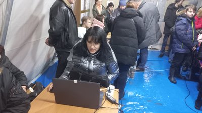Приблизно 4 години без електрики: на Полтавщині люди приходили до Пунктів незламності Приблизно 4 години без електрики: на Полтавщині люди приходили до Пунктів незламності