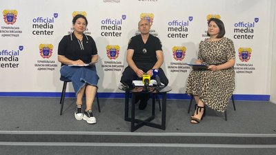 Під час брифінгу розповіли про випадки домашнього насильства на Тернопільщині Під час брифінгу розповіли про випадки домашнього насильства на Тернопільщині