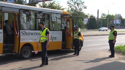 У Миколаєві перевіряють маршрутки на дотримання карантинних обмежень