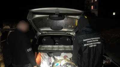 18 тис. доларів за переправлення до Румунії: на Закарпатті підозрюють двох чоловіків