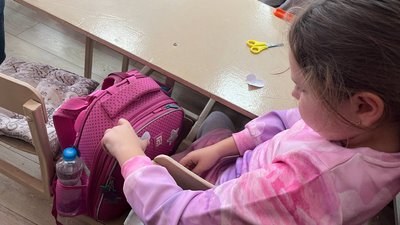 Акцію "Засвітись у темряві" провели патрульні поліцейські для школярів в Ужгороді Акцію "Засвітись у темряві" провели патрульні поліцейські для школярів в Ужгороді