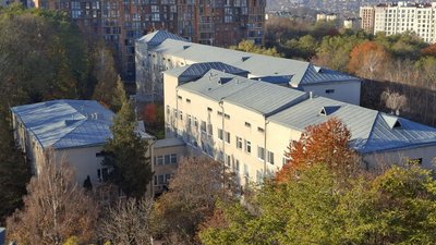 Пологовий будинок у Чернівцях по вулиці Рівненській