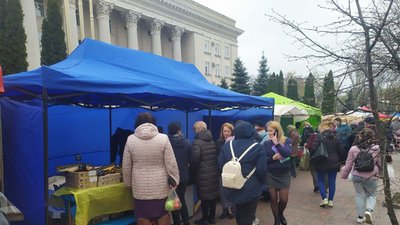 Великодній ярмарок у Кропивницькому. Для української армії зібрали шість тисяч гривень