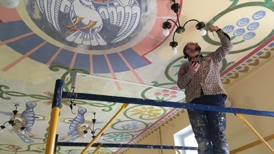 У Львівському університеті імені Івана Франка відновлюють фрески початку ХХ століття