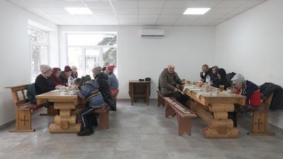 У Тлумачі на Франківщині відкрили соціальну їдальню. Репортаж У Тлумачі на Франківщині відкрили соціальну їдальню. Репортаж