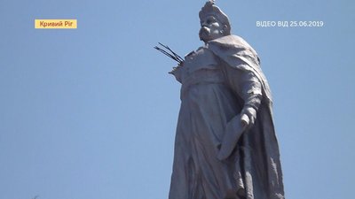 Дніпропетровщина: Реконструкція пам’ятника Хмельницькому, що втратив булаву, коштуватиме 2,3 мн грн