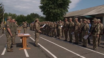 Звання офіцерів запасу здобули 49 випускників військової кафедри ЧНУ