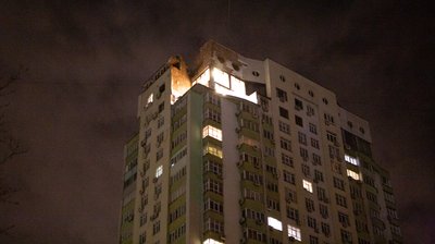 Уламки впали на будинки в Києві — очевидці про наслідки атаки дронами