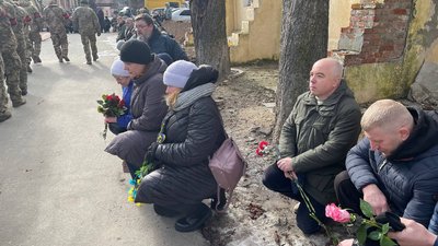 У Сумах прощалися із захисником Костянтином Матвеєнком