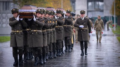Поховання невідомих військових з Кіровоградщини на меморіальному кладовищі