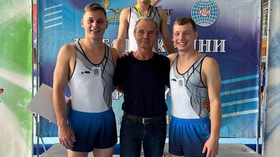 Миколаївські спортсмени виграли медалі на змаганнях зі стрибків на акробатичній доріжці
