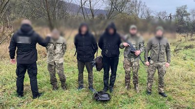 Довелося використати зброю: на Закарпатті затримали порушників кордону