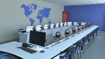 Два лінгафонні класи з’явилися у полтавських школах