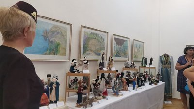 У Києві представили 65 кримськотатарських ляльок від 40 майстринь з різних країн