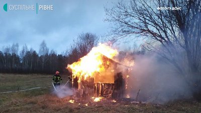 За минулу добу рятувальники Рівненщини тричі виїжджали на пожежі За минулу добу рятувальники Рівненщини тричі виїжджали на пожежі
