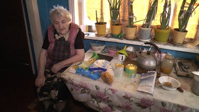 Соціальна їдальня їжа обіди волонтери переселенці люди Покровськ Донецька область Соціальна їдальня їжа обіди волонтери переселенці люди Покровськ Донецька область