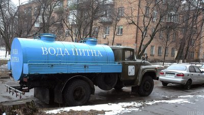 На двох столичних вулицях відновили водопостачання