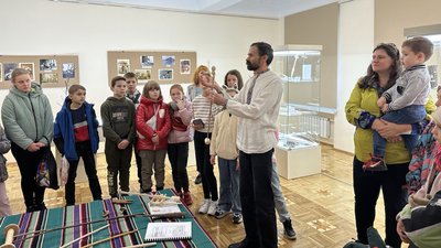 В музеї у Луцьку представили виставку "Народні іграшки зраненої землі"