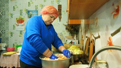“Все це для наших хлопців”: як на Вінниччині господині готують смаколики для захисників “Все це для наших хлопців”: як на Вінниччині господині готують смаколики для захисників