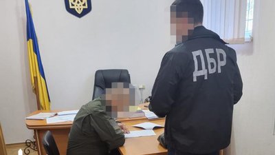 Сфальсифікували матеріали справи та змінили підозрюваного: у Запоріжжі ДБР повідомило про підозру слідчому та прокурору