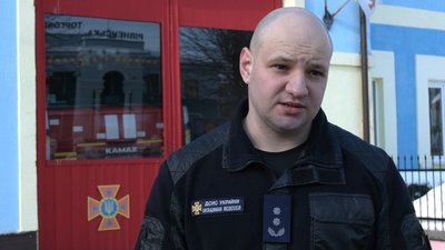 Несли пів кілометри до швидкої: на Рівненщині рятувальники допомагали медикам Несли пів кілометри до швидкої: на Рівненщині рятувальники допомагали медикам