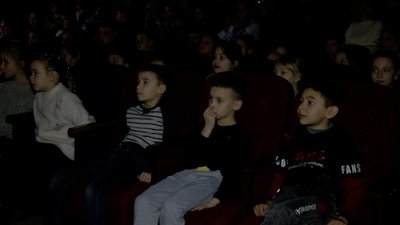 У Вінниці презентували допрем'єрну виставу "Коти-біженці" У Вінниці презентували допрем'єрну виставу "Коти-біженці"