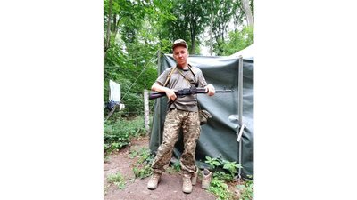 "Він був справжнім другом". В Івано-Франківську попрощалися із загиблим бійцем Володимиром Ємельяновим