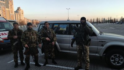 Авто, бронежилети та гумвантажі. Як прикарпатець в Англії організував допомогу для ЗСУ Авто, бронежилети та гумвантажі. Як прикарпатець в Англії організував допомогу для ЗСУ