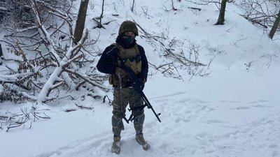 "Я заслужу цей шеврон": історія 18-річного добровольця з Полтави Євгенія Бережного "Я заслужу цей шеврон": історія 18-річного добровольця з Полтави Євгенія Бережного
