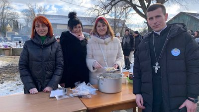 «З вірою у перемогу». На Івано-Франківщині провели фестиваль духовної пісні на підтримку ЗСУ «З вірою у перемогу». На Івано-Франківщині провели фестиваль духовної пісні на підтримку ЗСУ
