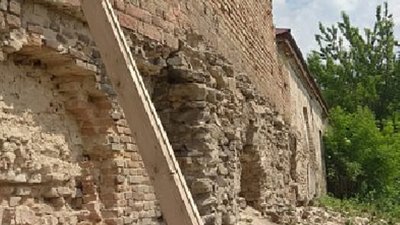 "До нас це ніхто не робив", - археологи, які досліджують окольну стіну Луцького замку "До нас це ніхто не робив", - археологи, які досліджують окольну стіну Луцького замку