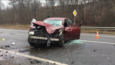 Автобус та легкових зіштовхнулися біля Новоселівки Чернігівського району. Є загиблий Автобус та легкових зіштовхнулися біля Новоселівки Чернігівського району. Є загиблий