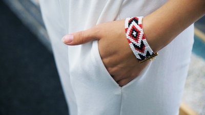 17 тисяч гривень за чотири місяці: вінничанка продає вироби з бісеру і допомагає ЗСУ 17 тисяч гривень за чотири місяці: вінничанка продає вироби з бісеру і допомагає ЗСУ