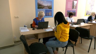 За 13 днів роботи центру "Я — Маріуполь" у Франківську до нього звернулися 1 300 переселенців За 13 днів роботи центру "Я — Маріуполь" у Франківську до нього звернулися 1 300 переселенців