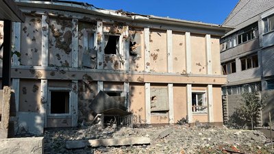 Російські війська обстріляли Миколаїв з ракетно-артилерійської зброї Російські війська обстріляли Миколаїв з ракетно-артилерійської зброї