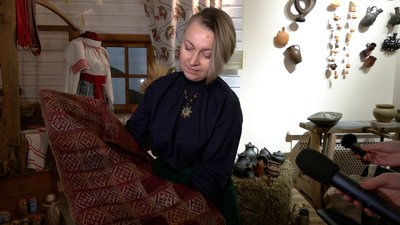 Кузня, майстерня вишивальниці та гончаря: у Чернігові відкрили виставку “Етніка. Майстерність крізь вікі” Кузня, майстерня вишивальниці та гончаря: у Чернігові відкрили виставку “Етніка. Майстерність крізь вікі”