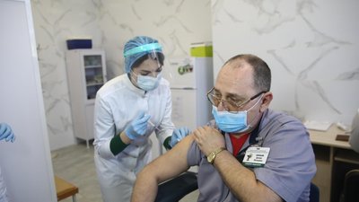 На Хмельниччині розпочали роботу вісім стаціонарних пунктів щеплення