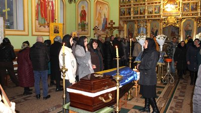 На Закарпатті попрощалися із полеглим на війні Миколою Миланюком На Закарпатті попрощалися із полеглим на війні Миколою Миланюком