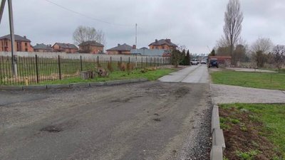 На Київщині собаки втекли з розплідника та покусали матір з 7-річною донькою На Київщині собаки втекли з розплідника та покусали матір з 7-річною донькою