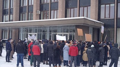 Криворізькі підприємці мітингували проти підвищення тарифів на тепло Криворізькі підприємці мітингували проти підвищення тарифів на тепло