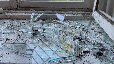 "В коридорі уламки, на ліжку, всюди": хвиля від ракетного удару пошкодила будинки в Одесі "В коридорі уламки, на ліжку, всюди": хвиля від ракетного удару пошкодила будинки в Одесі
