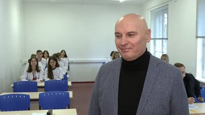 Як студенти Луганського медуніверситету писали радіодиктант у Рівному