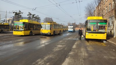 У комунальному транспорті Полтави не вистачає водіїв У комунальному транспорті Полтави не вистачає водіїв
